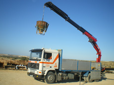 Gr&uacute;a autocargante