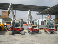 Mini-Excavadora y Retro